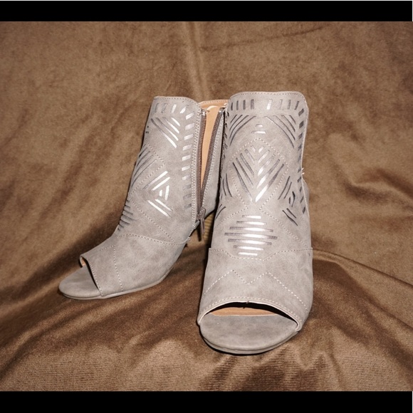 Jellyfish Open Toed Wedged Heels - Picture 2 of 5